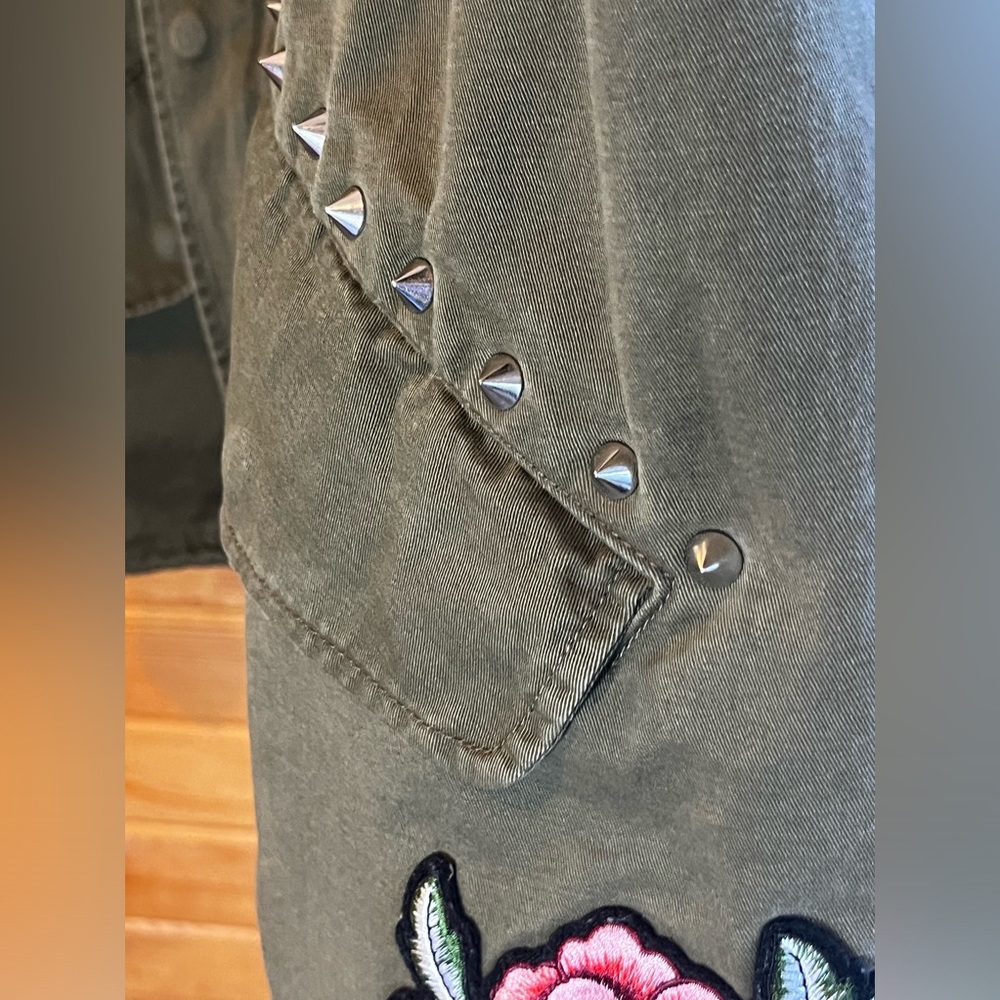 H&M Boxy Olive Green Military Jacket with Embroidered Bird, Rose & Snake Patches - Picture 8 of 14